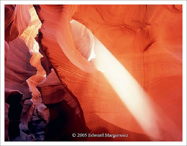 450101---Lower Antelope Canyon beam